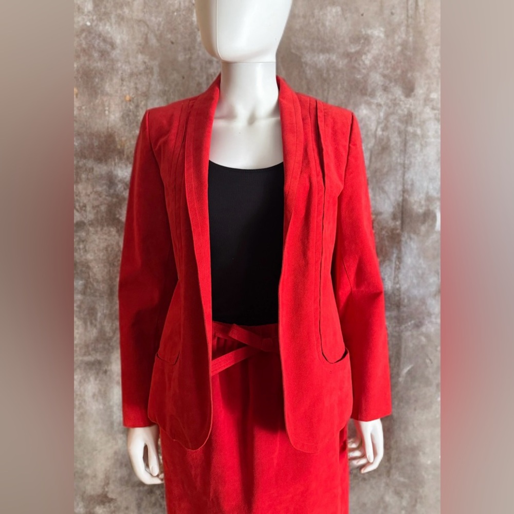 Mollie Parnis Red Ultra Suede Skirt Suit - Picture 6 of 12